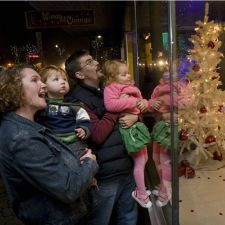 prize, window displays, Christmas, decorations, family