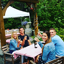 wine,winery,Cowichan,vineyard,tasting,picnic,dining,restaurant,tour,farm,grapes,beer,marina,shuttle,transport
