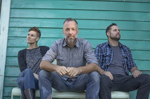 WiL, I break strings, live music, concert, folk music, pop music, guitar