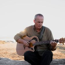 Dublin, Guitar, Singer, songwriter