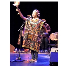 Merlin Nyakam - Pulch�rie mboussi