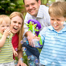family, bubbles, laugh, kids, parents